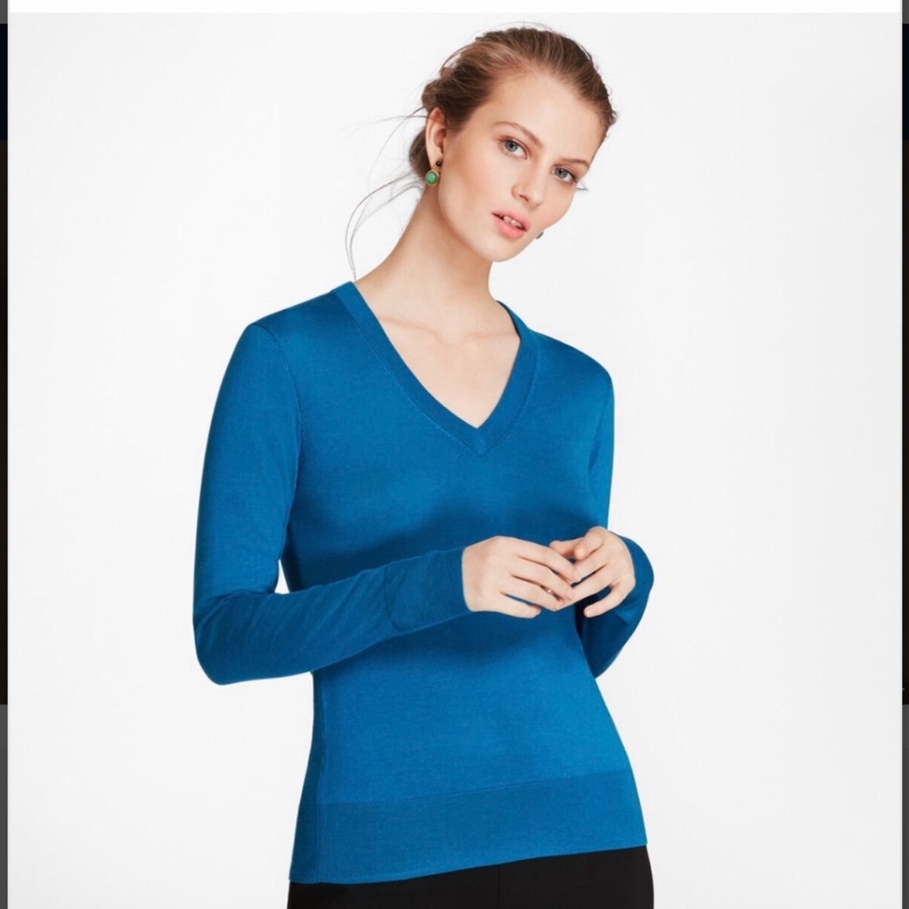 TAKEOUT V Neck Sweater
